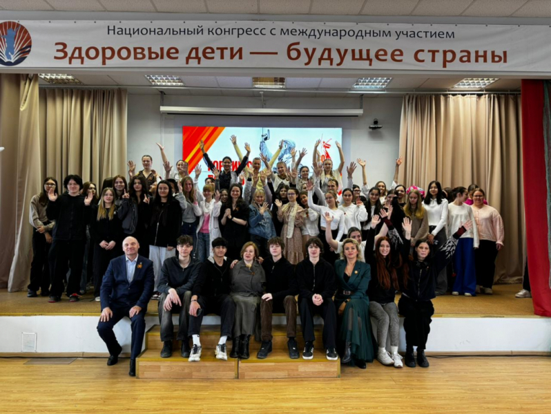 Студенты медицинского училища Педиатрического университета провели концерт к 80-летию Победы в Великой Отечественной войне 14