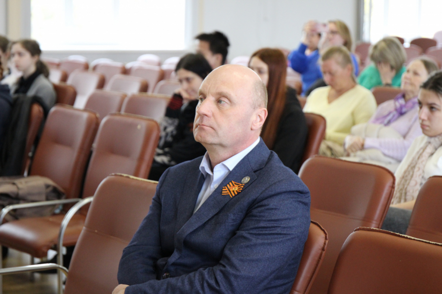 Студенты медицинского училища Педиатрического университета провели концерт к 80-летию Победы в Великой Отечественной войне 19