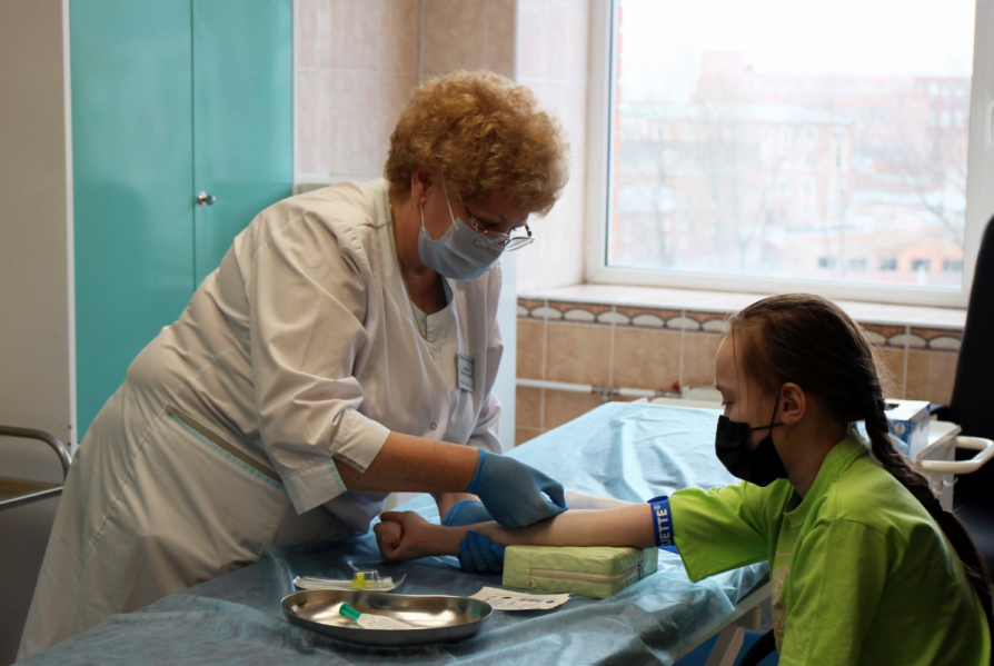 Доброта в каждом прикосновении: в Педиатрическом университете поздравили  медицинских сестер 5