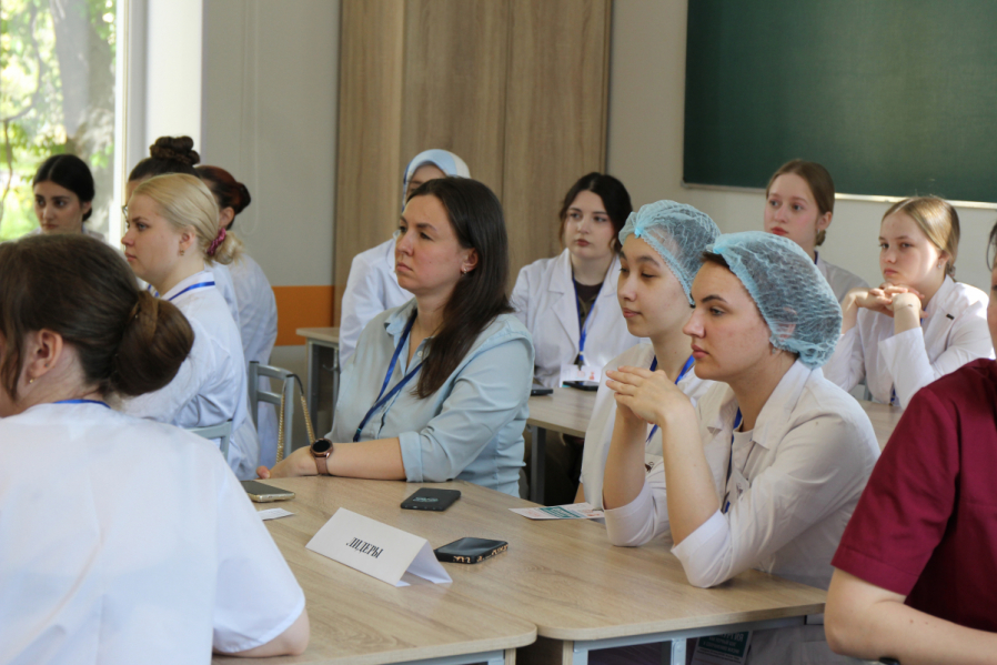 В Педиатрическом университете прошла Первая региональная олимпиада сестринского таланта по десмургии 12