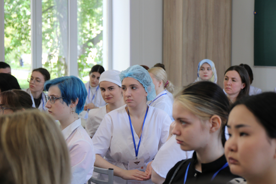 В Педиатрическом университете прошла Первая региональная олимпиада сестринского таланта по десмургии 15