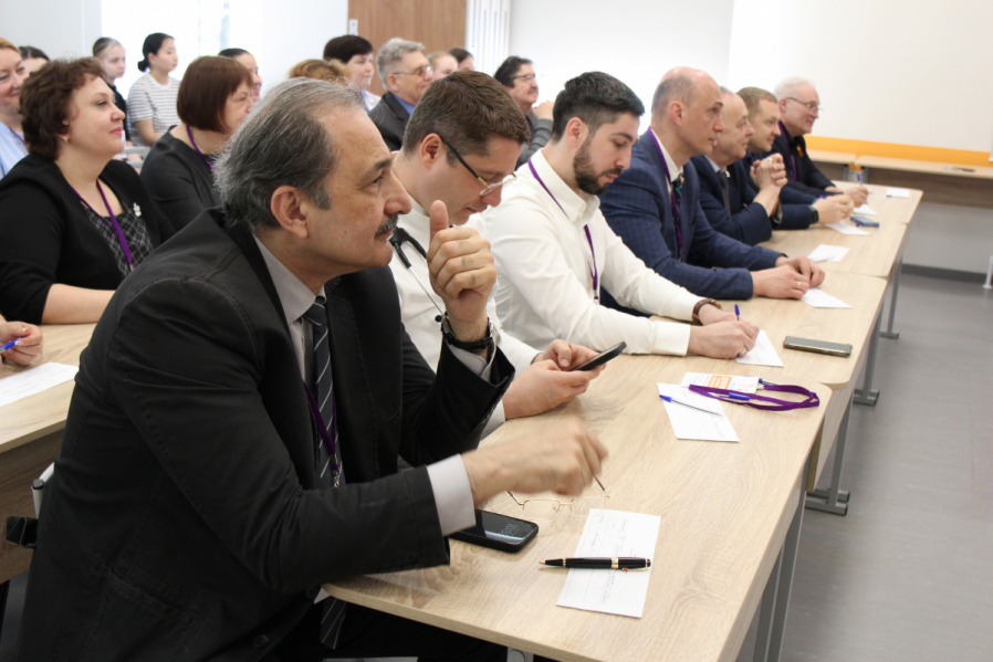 В Педиатрическом университете прошла Первая региональная олимпиада сестринского таланта по десмургии 21