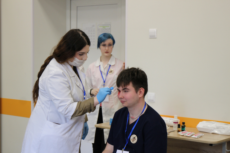 В Педиатрическом университете прошла Первая региональная олимпиада сестринского таланта по десмургии 32