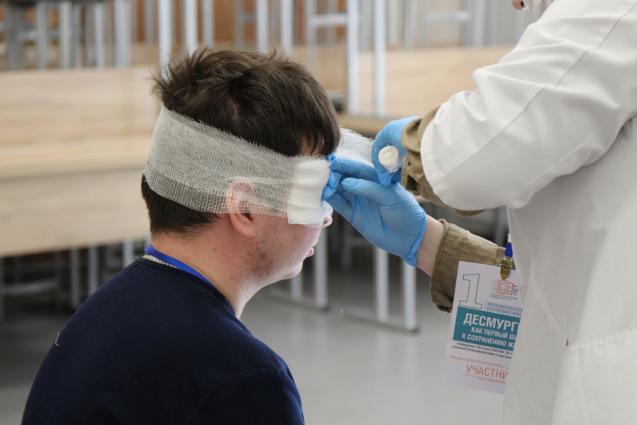 В Педиатрическом университете прошла Первая региональная олимпиада сестринского таланта по десмургии 34