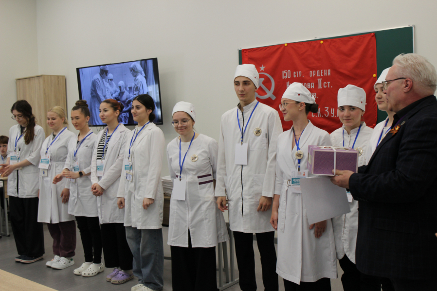 В Педиатрическом университете прошла Первая региональная олимпиада сестринского таланта по десмургии 46