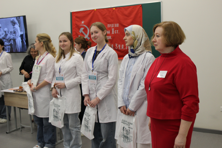 В Педиатрическом университете прошла Первая региональная олимпиада сестринского таланта по десмургии 53