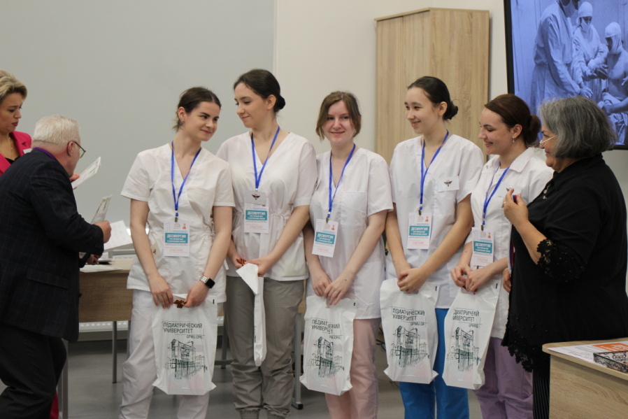 В Педиатрическом университете прошла Первая региональная олимпиада сестринского таланта по десмургии 54