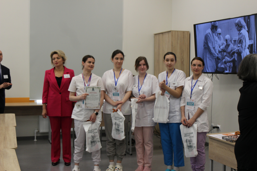 В Педиатрическом университете прошла Первая региональная олимпиада сестринского таланта по десмургии 56