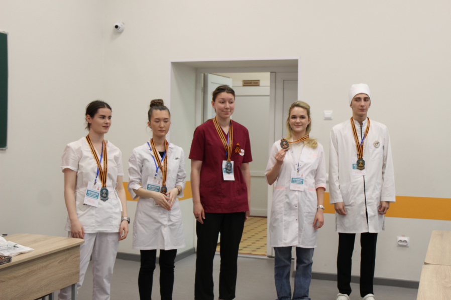 В Педиатрическом университете прошла Первая региональная олимпиада сестринского таланта по десмургии 61