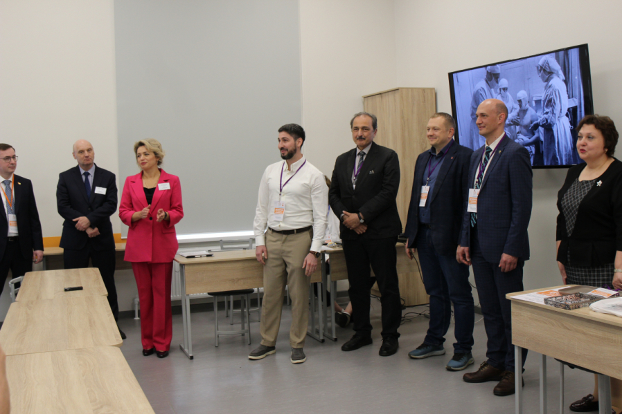 В Педиатрическом университете прошла Первая региональная олимпиада сестринского таланта по десмургии 68