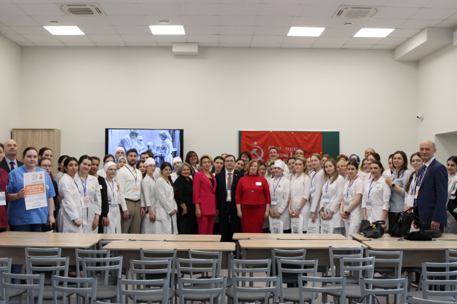 В Педиатрическом университете прошла Первая региональная олимпиада сестринского таланта по десмургии 70