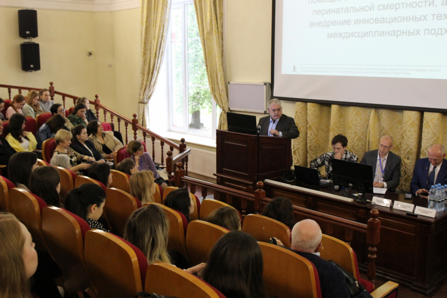 Виталий Резник: «За год врачи Педиатрического университета выполнили более 30 внутриутробных операций» 13