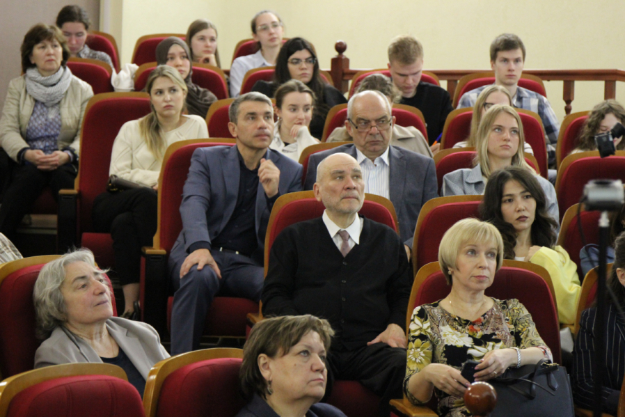 Виталий Резник: «За год врачи Педиатрического университета выполнили более 30 внутриутробных операций» 17