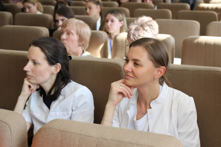 В Педиатрическом университете проходит  крупнейший конгресс по охране здоровья ребёнка 10