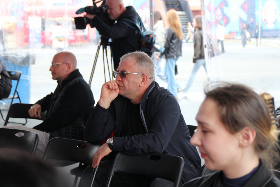 Сохранение памяти: Педиатрический университет презентовал уникальные издания на книжном салоне 7