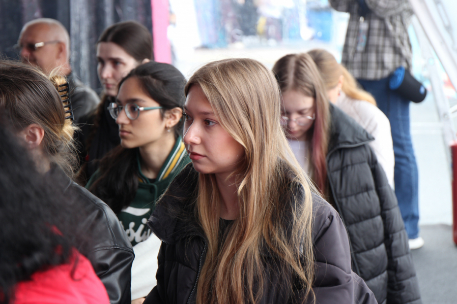 Сохранение памяти: Педиатрический университет презентовал уникальные издания на книжном салоне 9