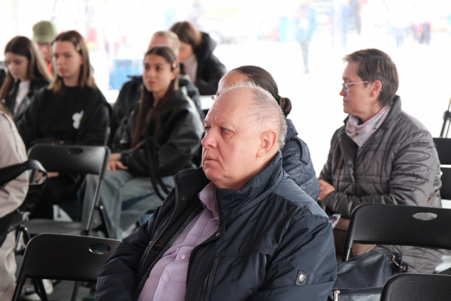 Сохранение памяти: Педиатрический университет презентовал уникальные издания на книжном салоне 10