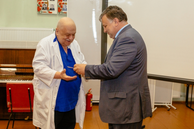 Петербургских педиатров поздравили с Днем медицинского работника 5