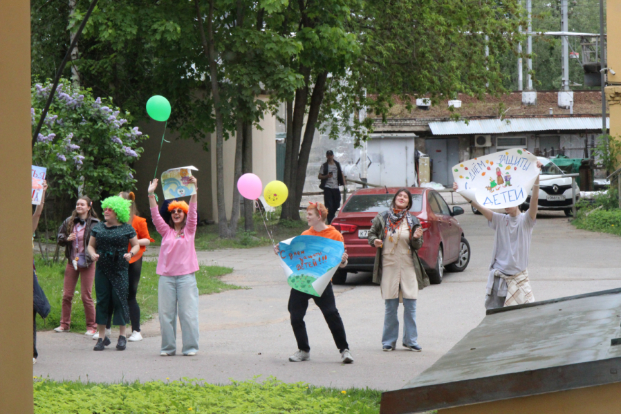 Пациентов клиники Педиатрического университета поздравили с Днём защиты детей 1