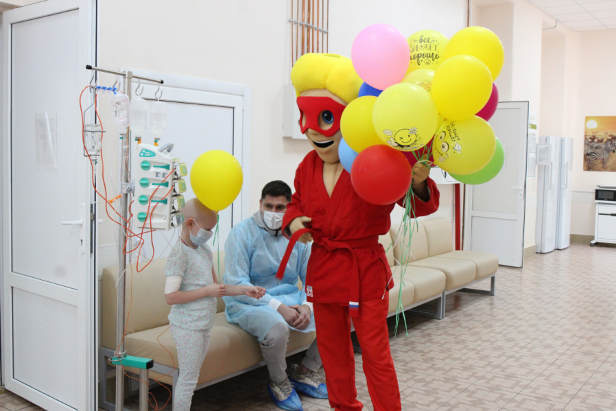 Пациентов клиники Педиатрического университета поздравили с Днём защиты детей 3