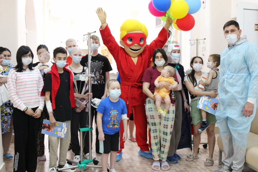 Пациентов клиники Педиатрического университета поздравили с Днём защиты детей 7
