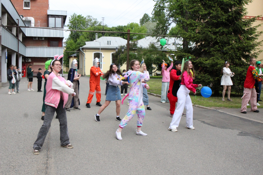 Пациентов клиники Педиатрического университета поздравили с Днём защиты детей 11