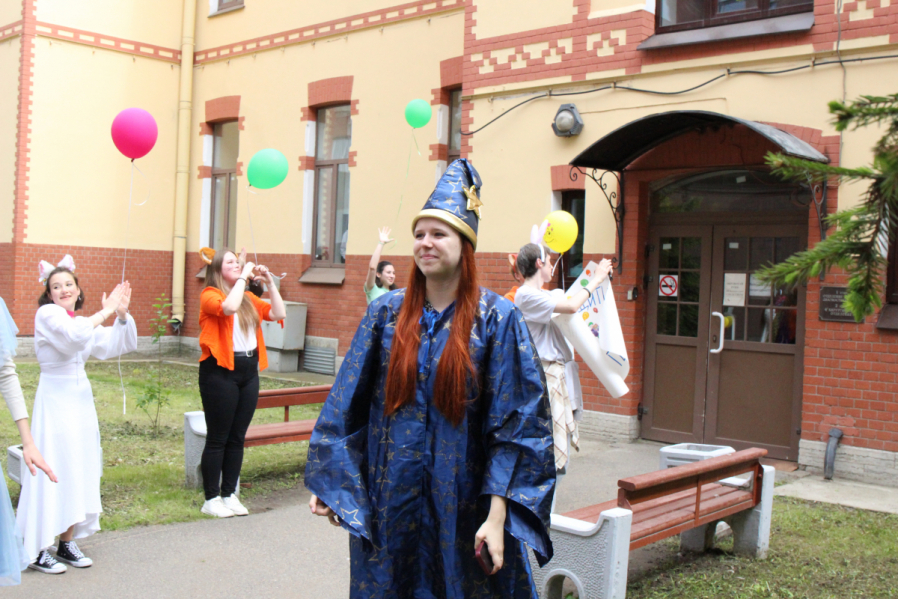 Пациентов клиники Педиатрического университета поздравили с Днём защиты детей 15