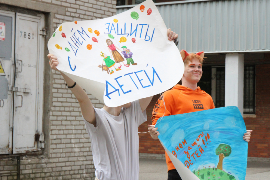 Пациентов клиники Педиатрического университета поздравили с Днём защиты детей 18