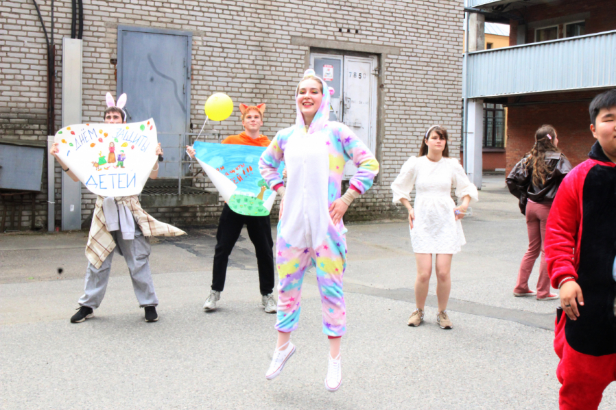 Пациентов клиники Педиатрического университета поздравили с Днём защиты детей 19