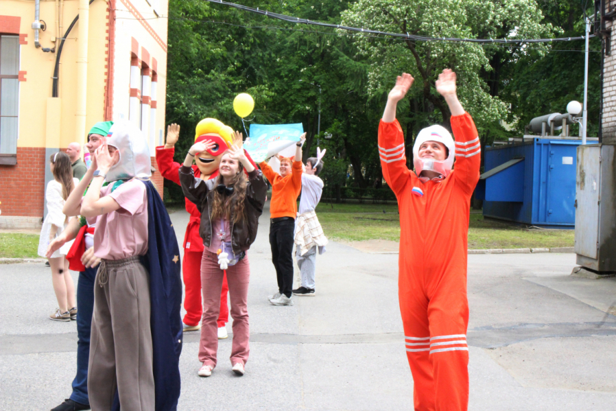 Пациентов клиники Педиатрического университета поздравили с Днём защиты детей 24