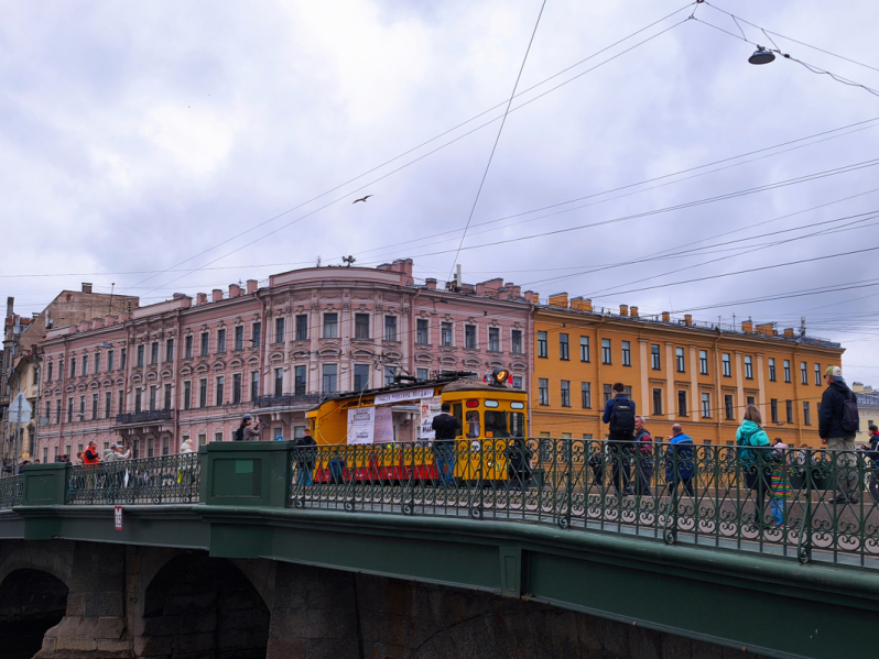 В год 100-летия Педиатрического университета Горэлектротранс предлагает детям участие в конкурсе рисунков «Трамваи не чихают» 4