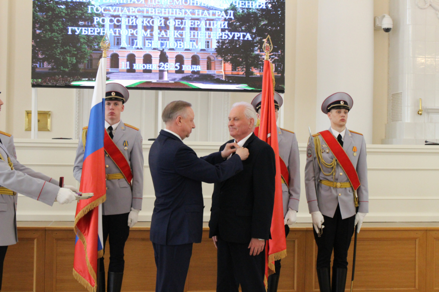 Выдающихся врачей чествовали в Смольном 1