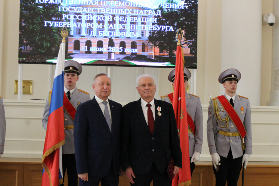Выдающихся врачей чествовали в Смольном 2