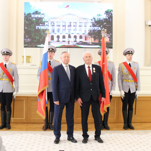 Выдающихся врачей чествовали в Смольном 3