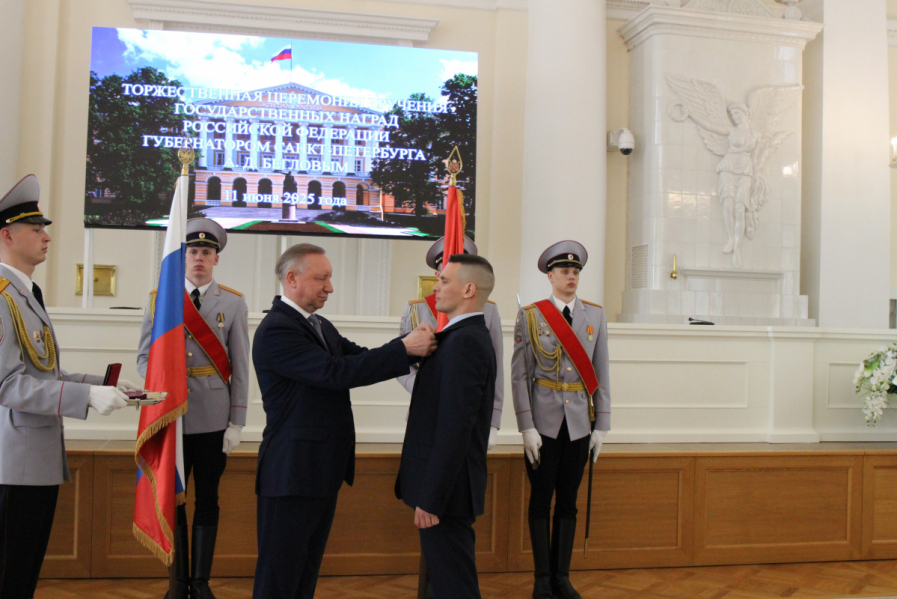Выдающихся врачей чествовали в Смольном 4