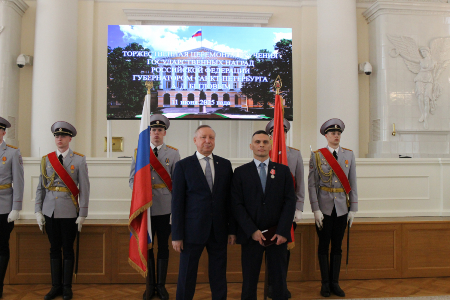 Выдающихся врачей чествовали в Смольном 5