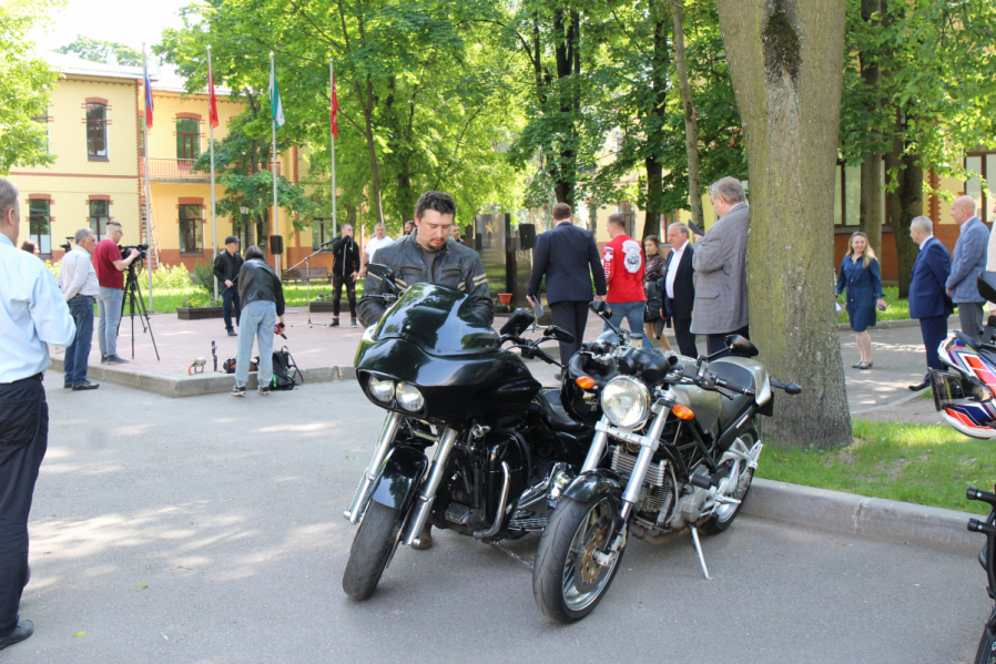 Мотопробег медиков стартовал в Педиатрическом университете 9