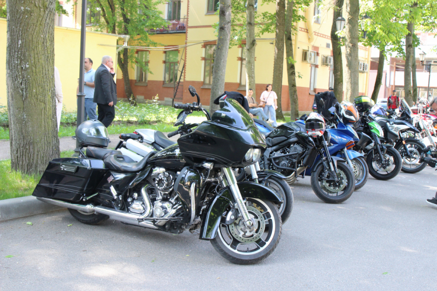 Мотопробег медиков стартовал в Педиатрическом университете 10