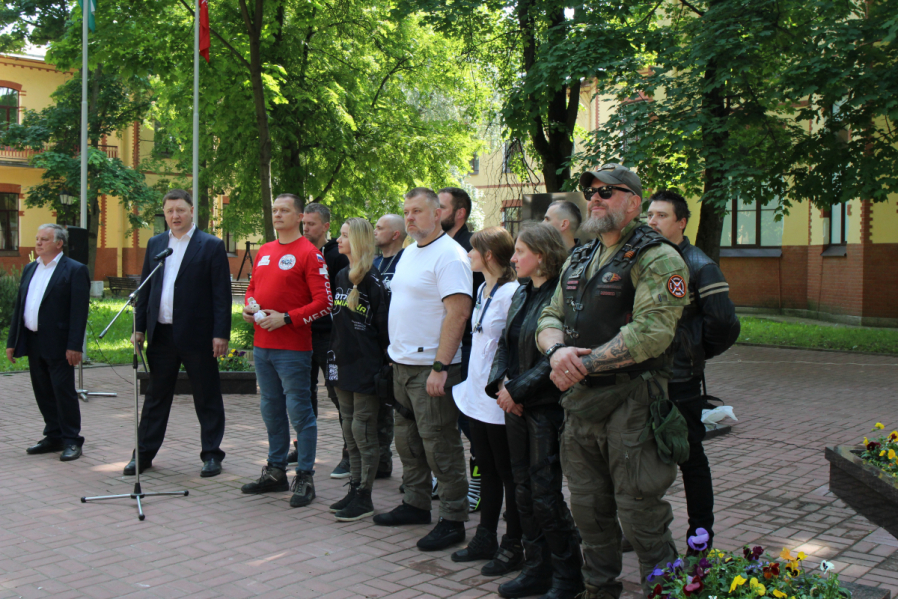 Мотопробег медиков стартовал в Педиатрическом университете 12