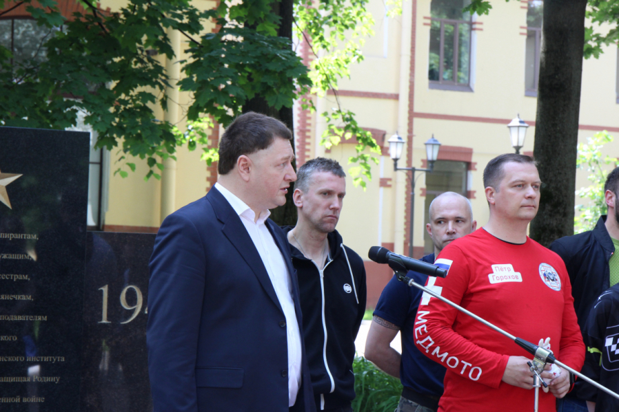 Мотопробег медиков стартовал в Педиатрическом университете 15