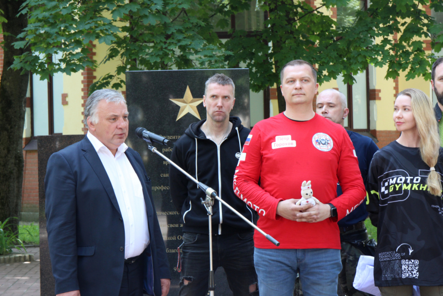 Мотопробег медиков стартовал в Педиатрическом университете 19