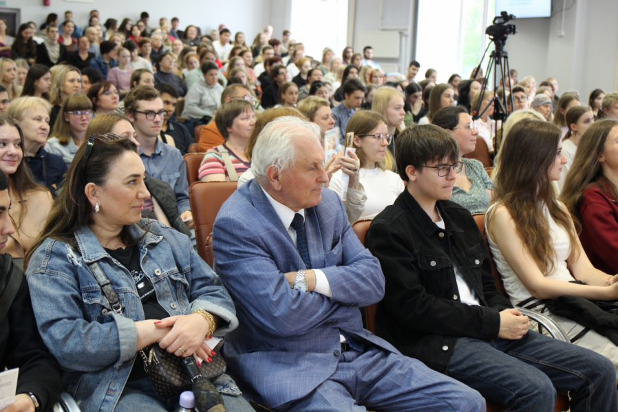 Педиатрический университет открывает двери для абитуриентов 3