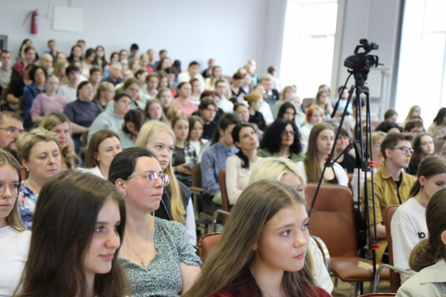 Педиатрический университет открывает двери для абитуриентов 7