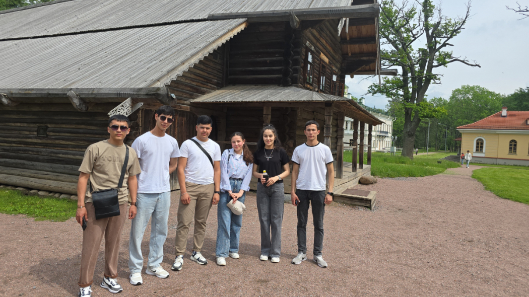 Открывая Россию: иностранные студенты Педиатрического университета посетили Выборг и Великий Новгород 16