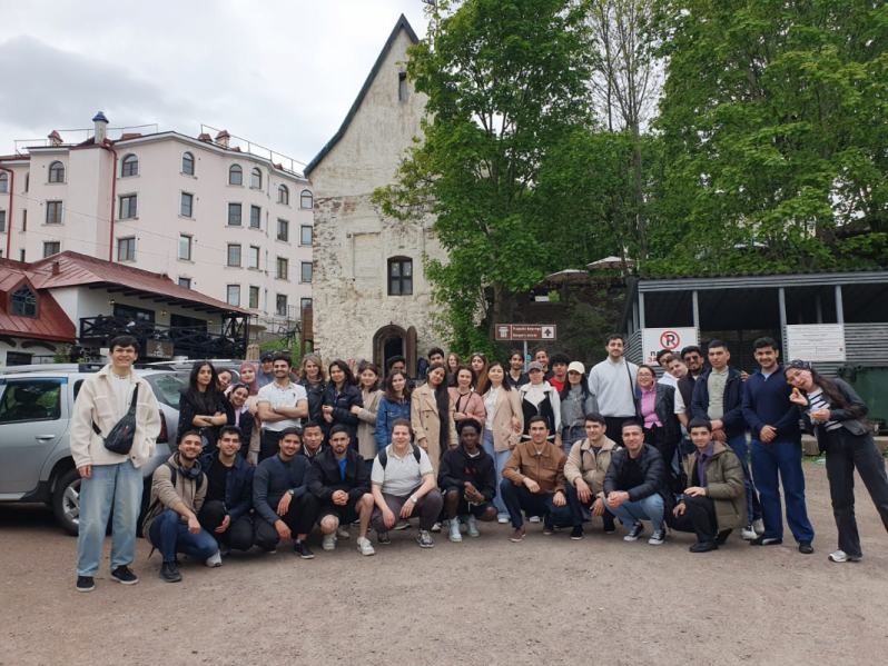 Открывая Россию: иностранные студенты Педиатрического университета посетили Выборг и Великий Новгород 40