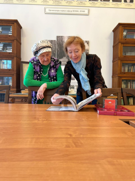 Первым гостем нового музейного пространства Педиатрического университета стала ветеран Татьяна Фомина 5