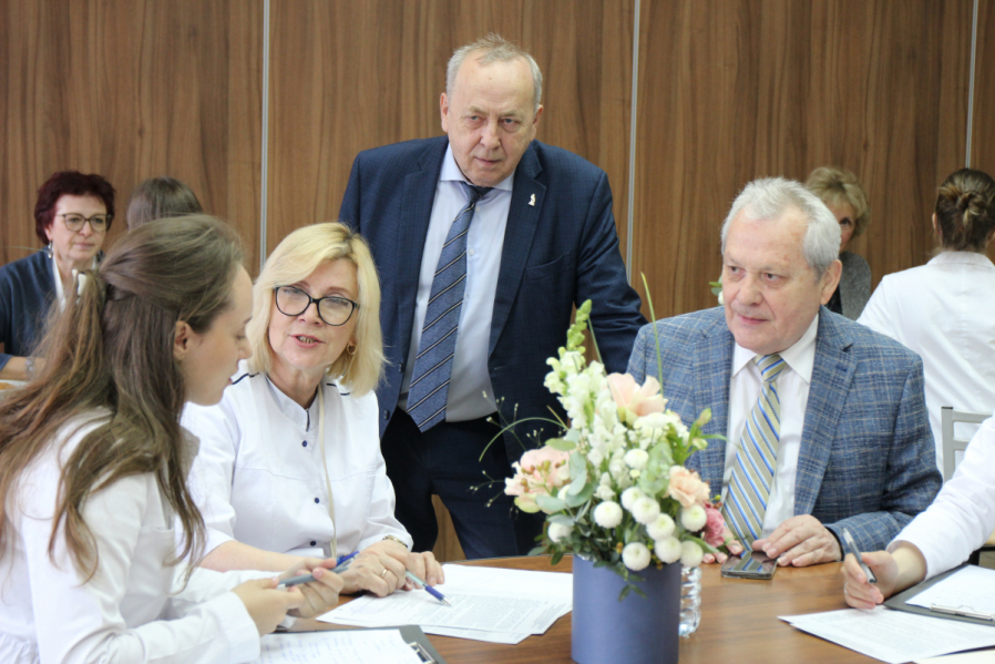 Шестикурсники Педиатрического университета прошли Государственную итоговую аттестацию 12