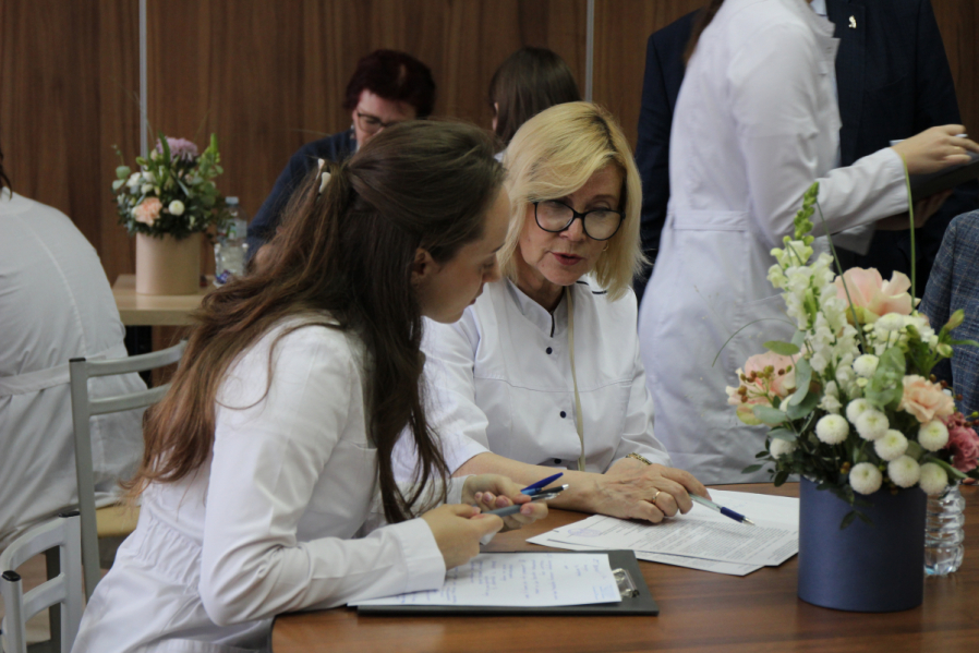 Шестикурсники Педиатрического университета прошли Государственную итоговую аттестацию 14