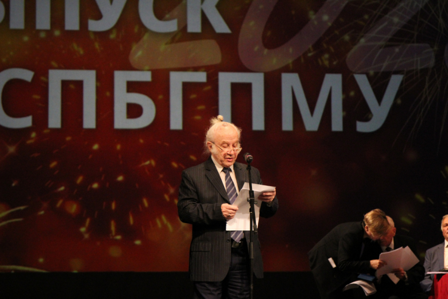 Выпуск столетия: в Педиатрическом университете вручили дипломы выпускникам 20