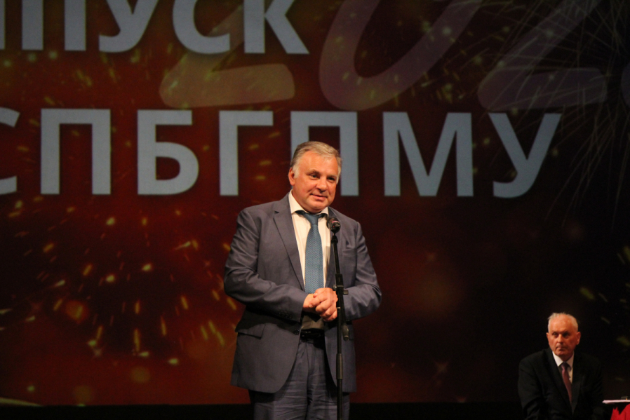 Выпуск столетия: в Педиатрическом университете вручили дипломы выпускникам 26